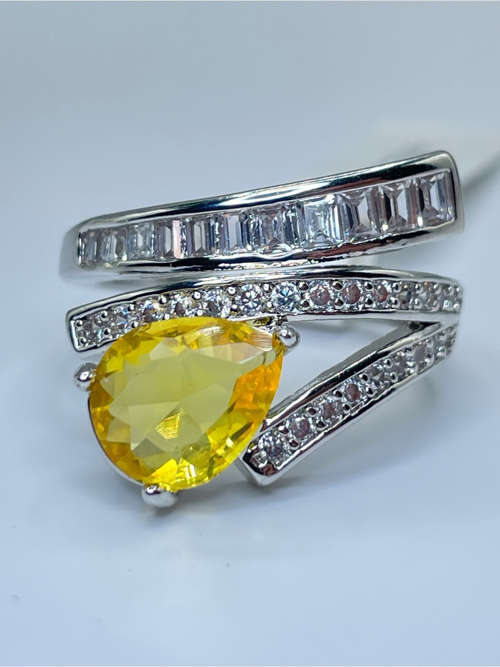 Swarovski Crystal Elements Canary Yellow White Crystal Art Deco Ring Sz 8.5